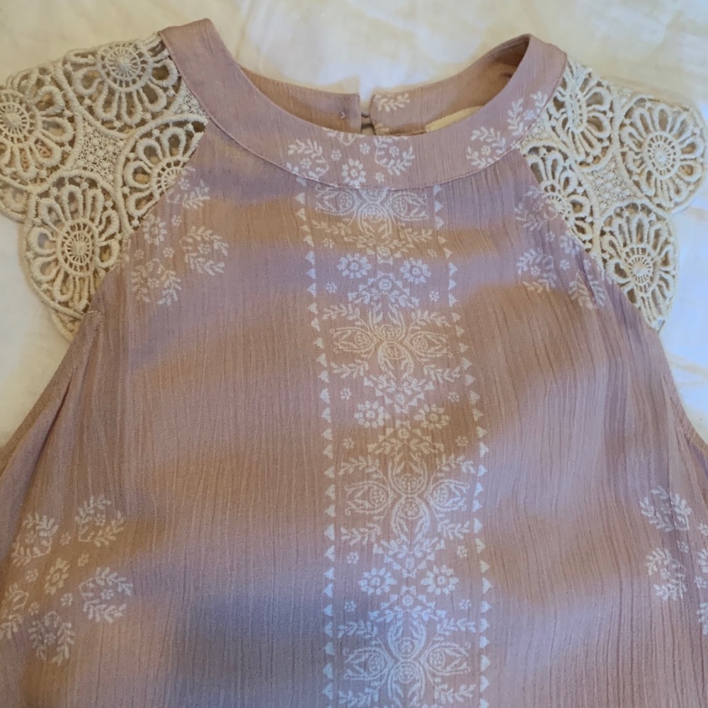 Beautiful summer top - Picture 3 of 5